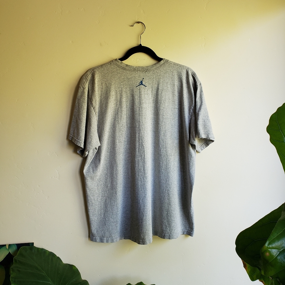 DONATED Vintage Michael Jordan Flight School 2002 Shirt - Picture 2 of 8